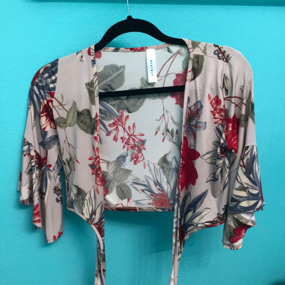 Crop top - Picture 2 of 2